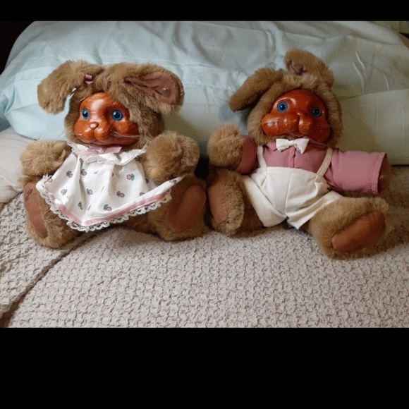 2 Robert Raikes bunny rabbits - Picture 1 of 13
